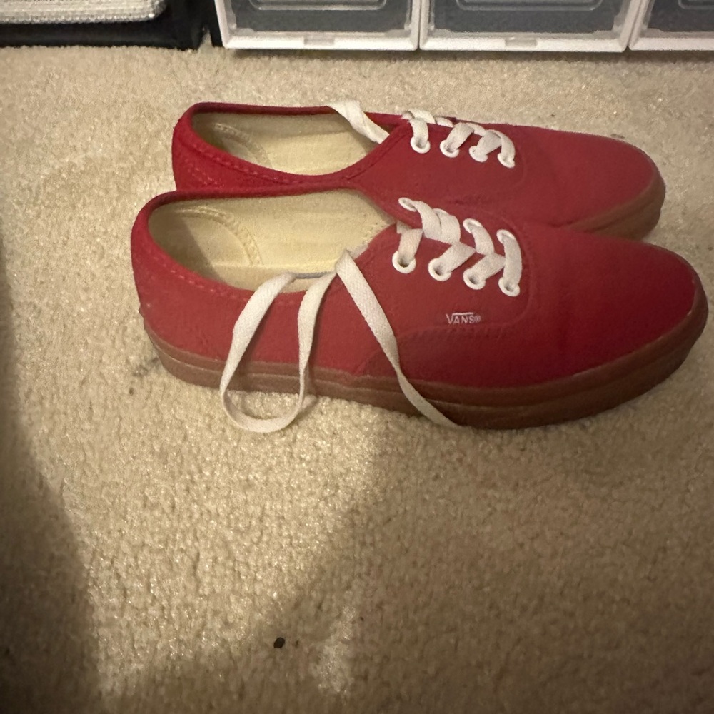 Red vans - Picture 4 of 5